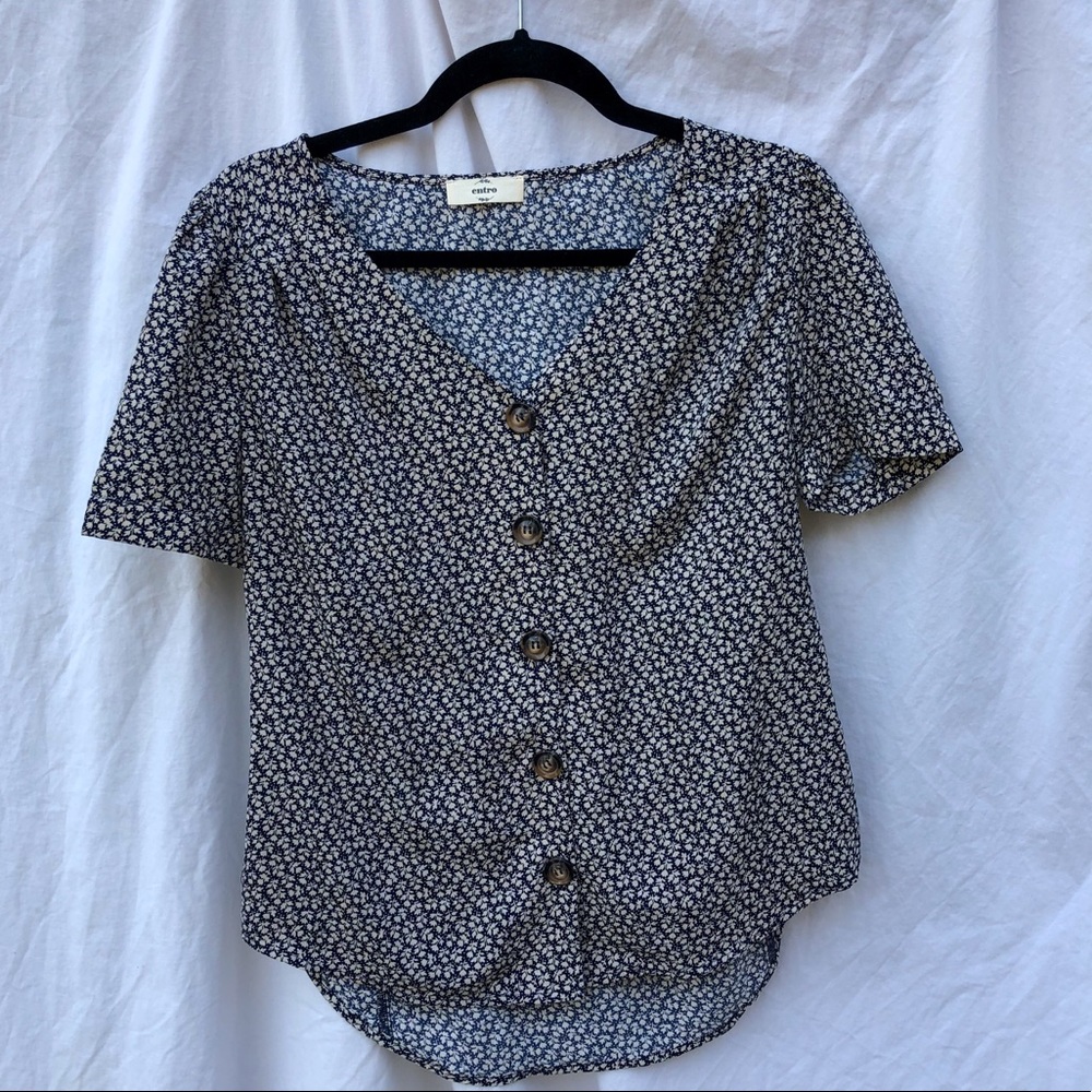 SHORT SLEEVE BUTTON UP TOP